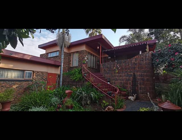 3 BEDROOM HOUSE SOLD IN MOUNTAIN VIEW